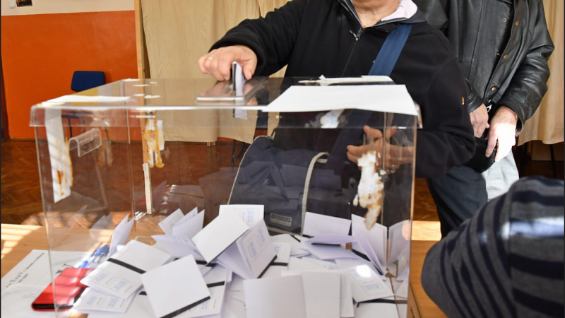 22 07 е избирателната активност в Мездра съобщиха от ОИК Към 11