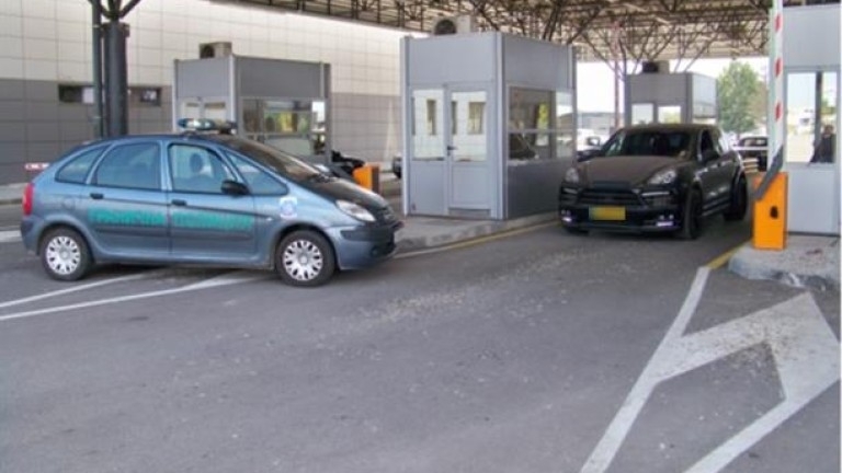 Издирван от холандските власти автомобил е задържан на влизане в страната