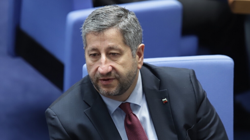 Очевидно Делян Пеевски много болезнено преживява идеята че 100 те процента