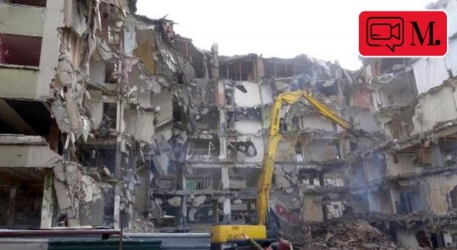Пететажна сграда в Истанбул се е срутила внезапно по време