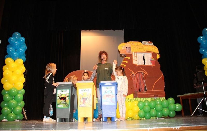 Екопак България и община Мездра организираха празник на който децата