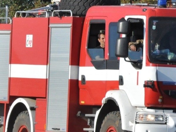 Запали се сметище на територията на оръжейния завод Арсенал в