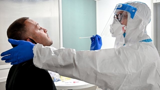 От Регионалната здравна инспекция съобщиха подробности за новозаразените с коронавирус