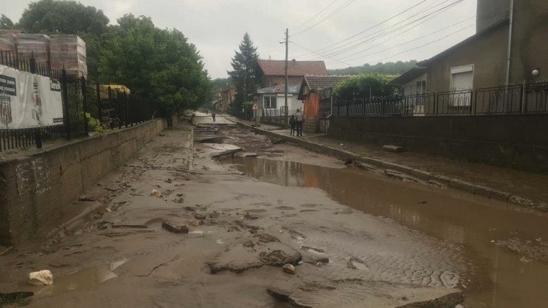 Възпитаниците на наводнената детска градина в Мизия са разпределени от