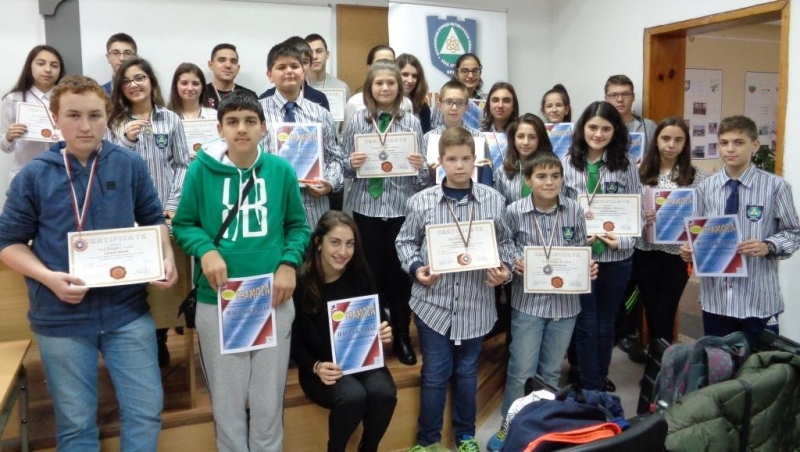 На специална церемония днес ръководството на врачанската природо математическа гимназия награди
