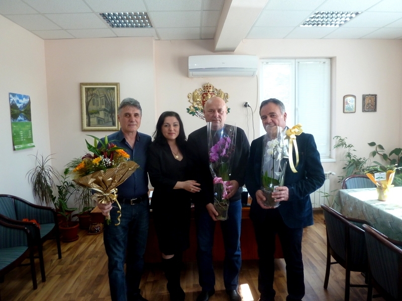 По случай 8 март Празника на жените кметът на