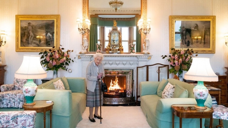 Британската кралица Елицабет Втора е поставена под лекарско наблюдение след