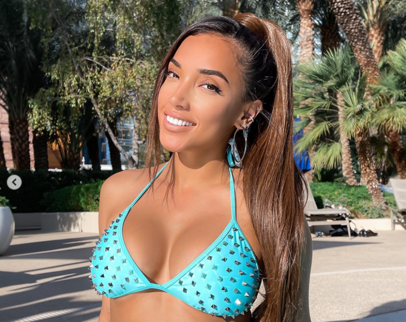 Сабрина Скай е истинска секс машина Моделката има всички данни да