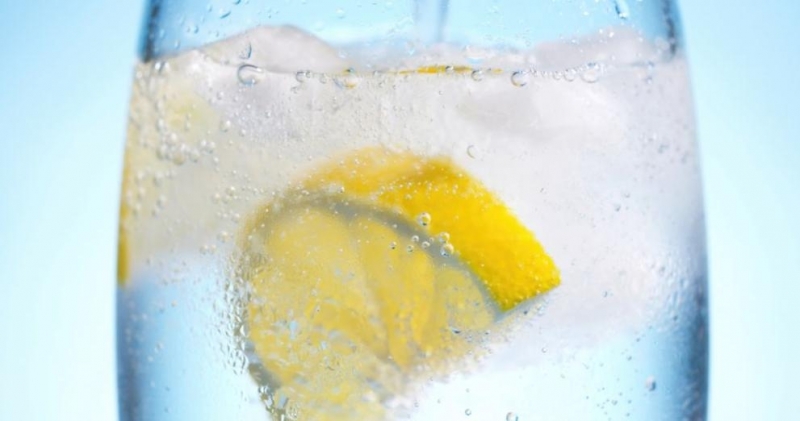 Полезна ли е газираната вода – митове и факти