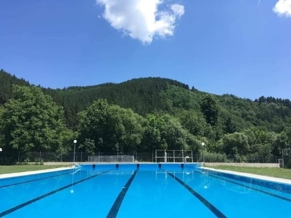 Утре от 13 часа отваря врати общинският басейн в Чипровци