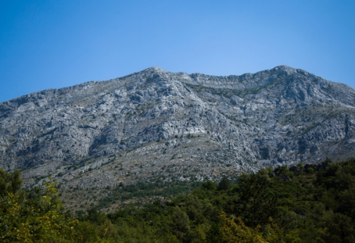 Екипи на планинската спасителна служба от Калофер са свалили трима