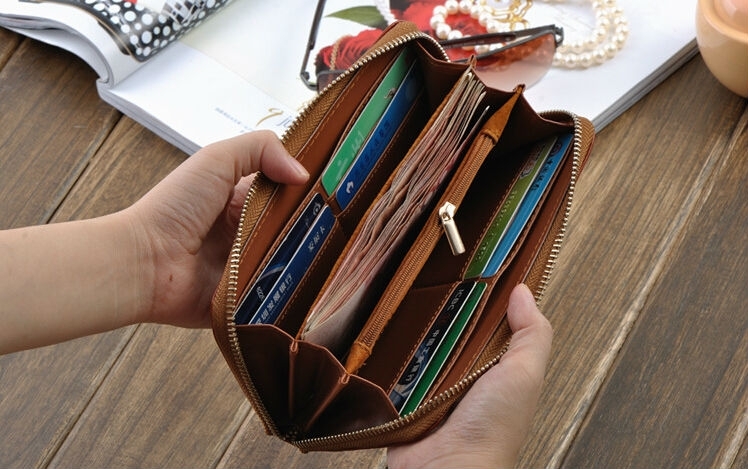 Жена е откраднала портмонето на друга в Берковица съобщиха от