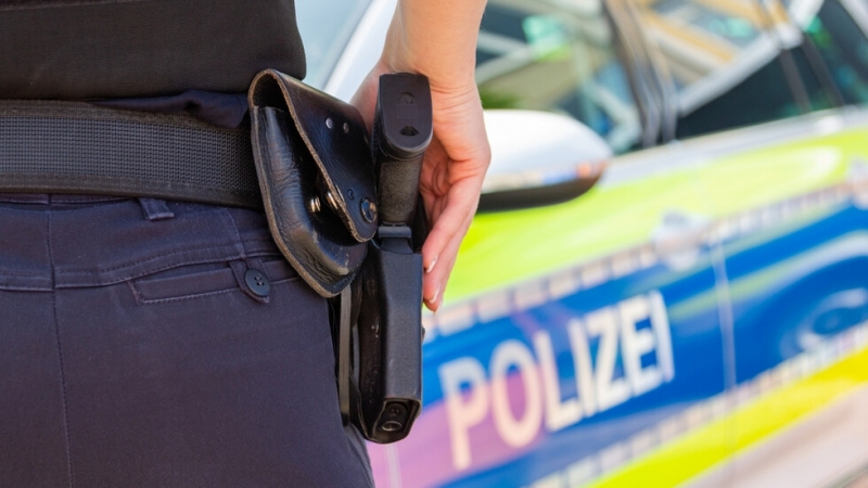 Полицията в германския град Кьолн стреля във вторник вечерта срещу