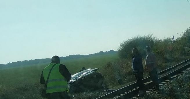 Тежък пътен инцидент на жп прелез край Разград се размина