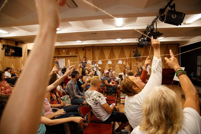 В периода 22 24 юни двама представители на Общински