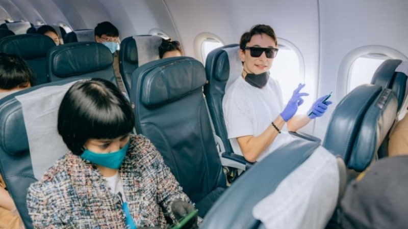 Големите авиокомпании няма да задължават пътниците да носят маски те