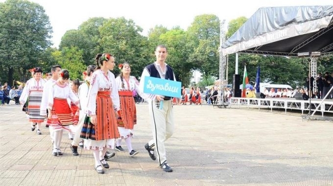 Международен фолклорен фестивал Дунавци пее и танцува ще се проведе