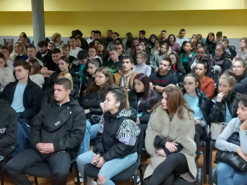 Десетки ученици от всички средни училища във Враца присъстваха на