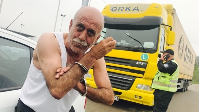 Полицаи са заловили турски шофьор с метадон във влекача съобщиха