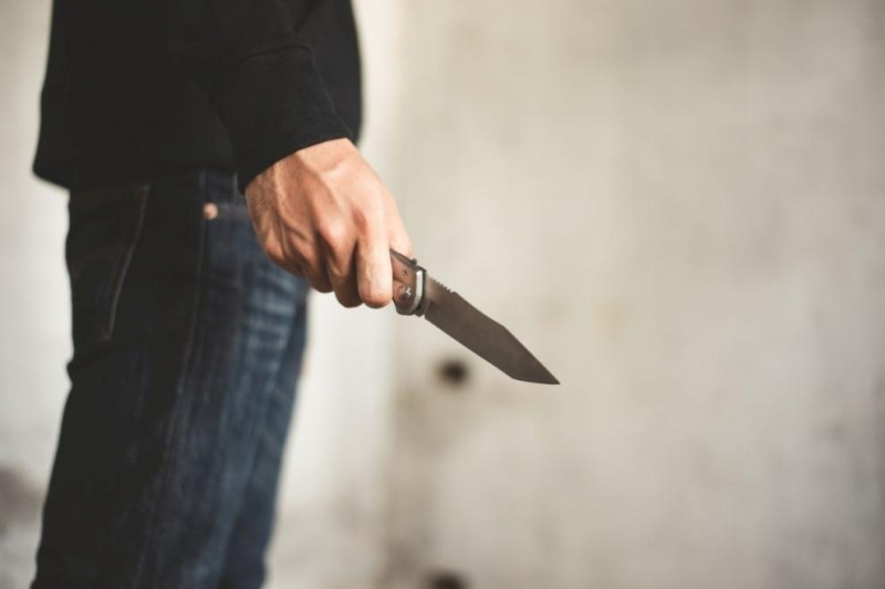 Полицай пострада при задържането на издирван мъж