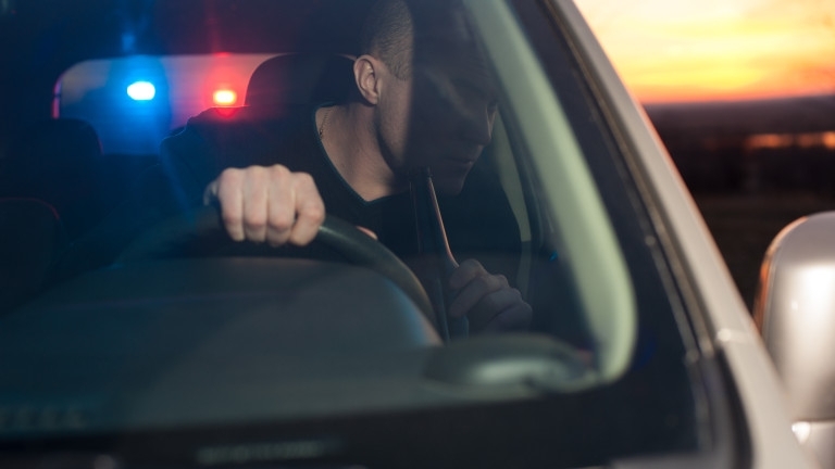 39-годишен шофьор звънна на полицията, за да съобщи, че кара