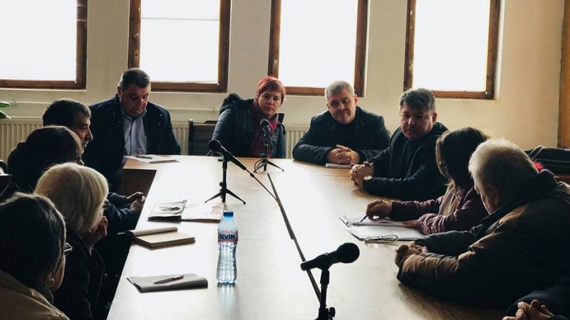 Жителите на Чипровци и село Мартиново поискаха съдействие от народните