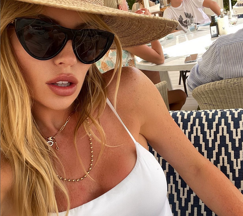 Съпругата на бившия английски национал Питър Крауч – Аби Кланси