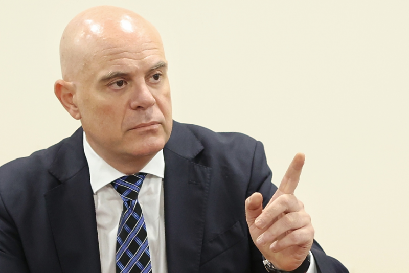 Главният прокурор внесе искане в Конституционния съд КС за задължително