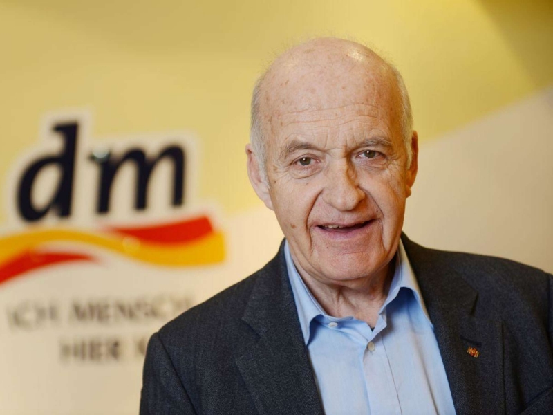 Основателят на веригата дрогерии dm Гьотц Вернер почина на 78