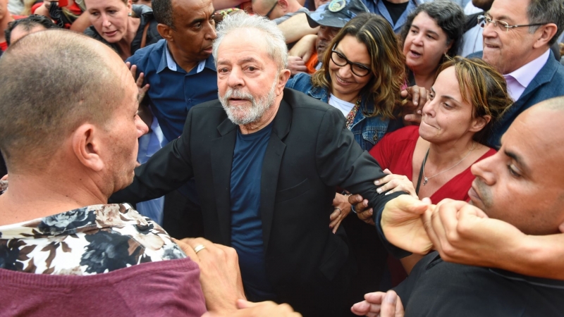 Бившият президент на Бразилия Луиз Инасио Лула да Силва излезе