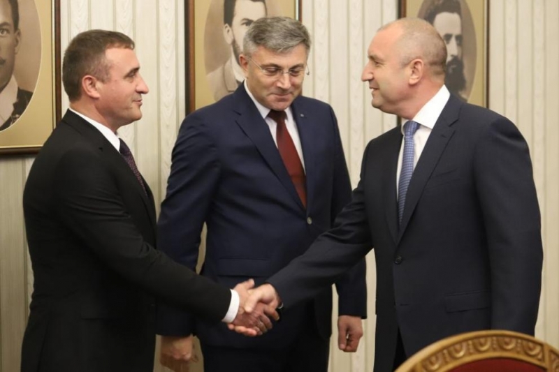 Карадайъ пред Радев: Трябва отново да се обърнем към избирателите