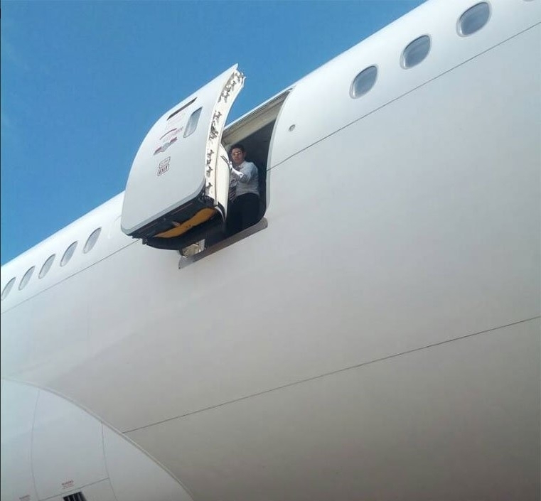 Българска стюардеса загина на международното летище в столицата на Уганда Това