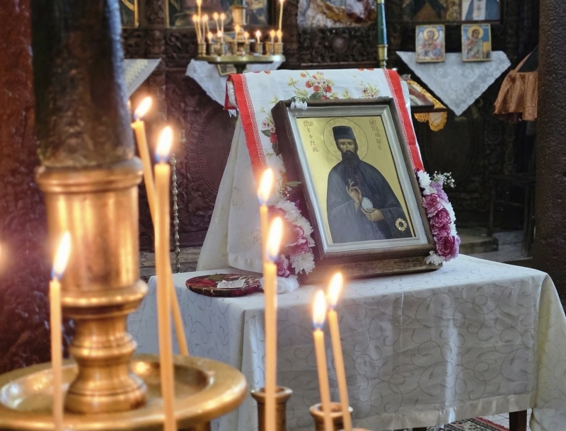 Иконата с чудотворните мощи на св. Ефрем Нови пристигна в Берковица /снимки/