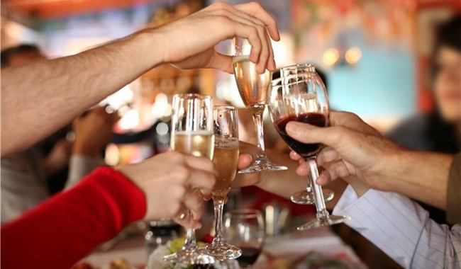 рез януари има най много именици близо 900 хиляди българи