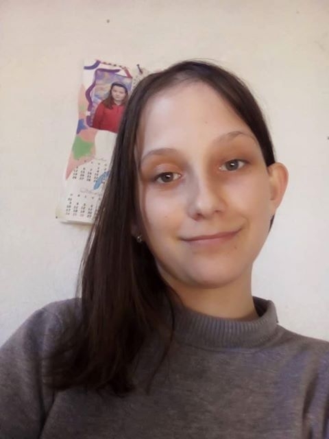 14 годишно болно момиче от монтанскто село Безденица и семейството й