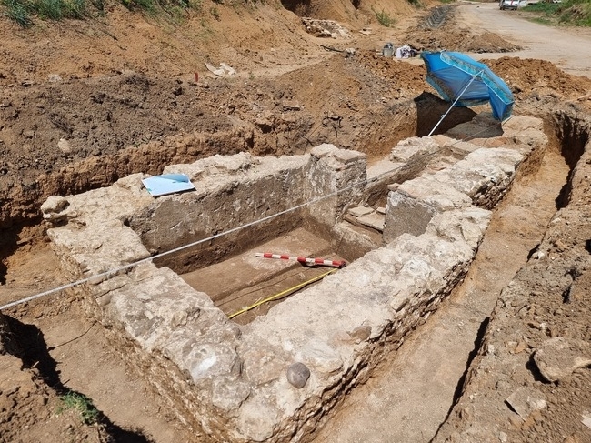Археолози откриха 17 гробни съоръжения от некропола на антична Рациария