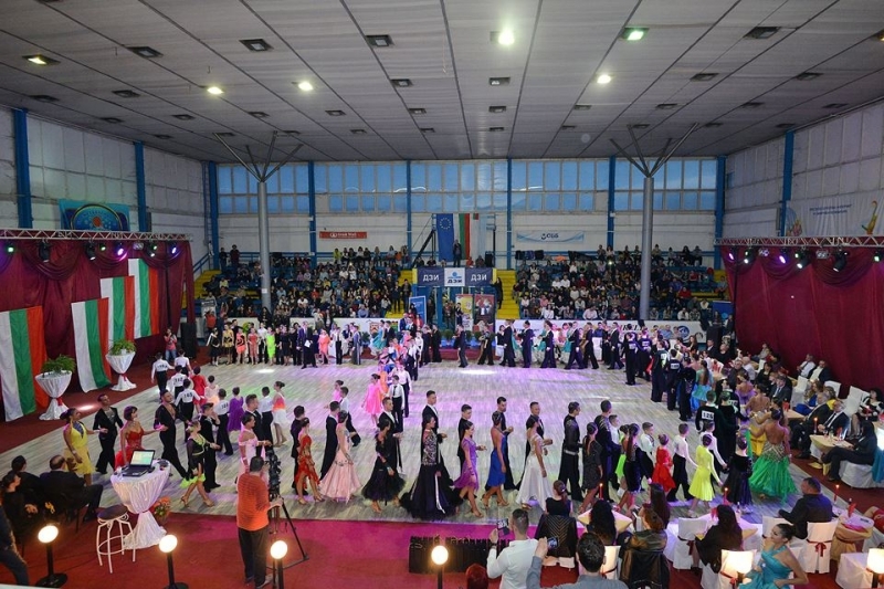 Над 130 детски юношески и младежки двойки се очаква да