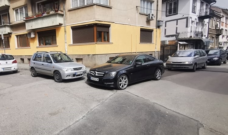 Поредното но със сигурност не последното неправилно паркиране вбеси будни