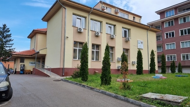 Надбягване с чували занимателни игри и походи за деца и