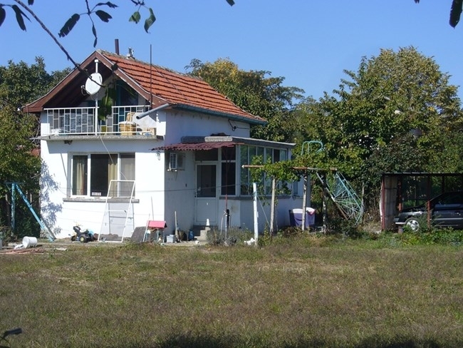 В четвъртък рано след обяд в къщата на Йонко Петков