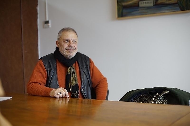 Управителят на ДКЦ-1 във Враца д-р Петьо Вълчев търси административна