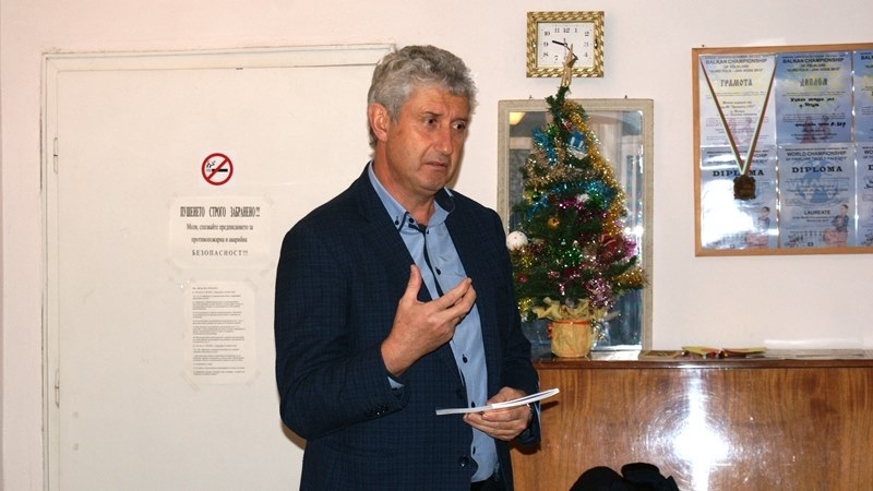 Коледен празник на мездренските творци се проведе на един от