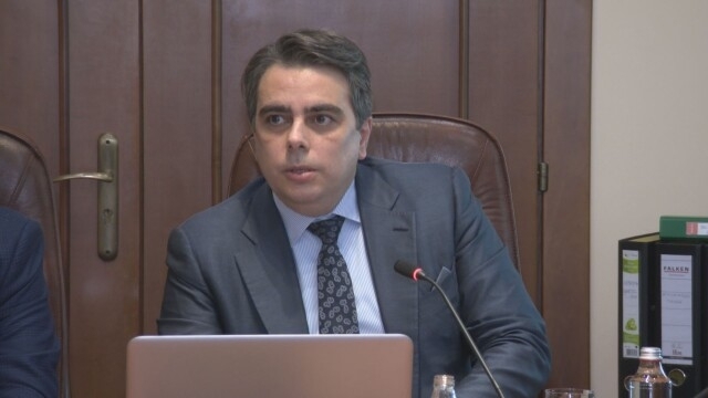 Почти 2 милиарда и половина са в прикрито строителство Това