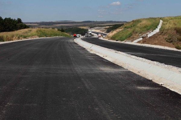 Бившето ръководство на Автомагистрали е пропуснало да предостави всички сключени