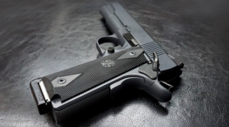 Полицаи конфискуваха газов пистолет от дома на 62 годишен мъж в