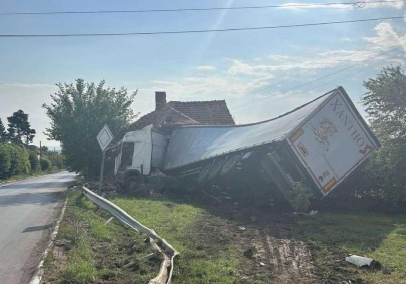 От полицията излязоха с подробности за вчерашната тежка катастрофа в