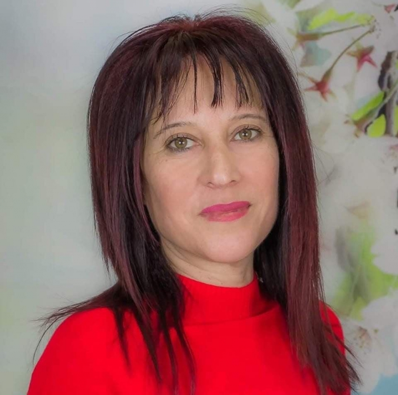 Директорът на НУ Васил Левски в Козлодуй Бисерка Димитрова отправи