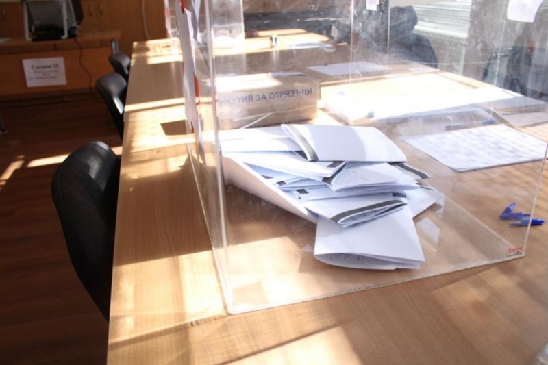 Тайната на вота е нарушена в редица секции по време