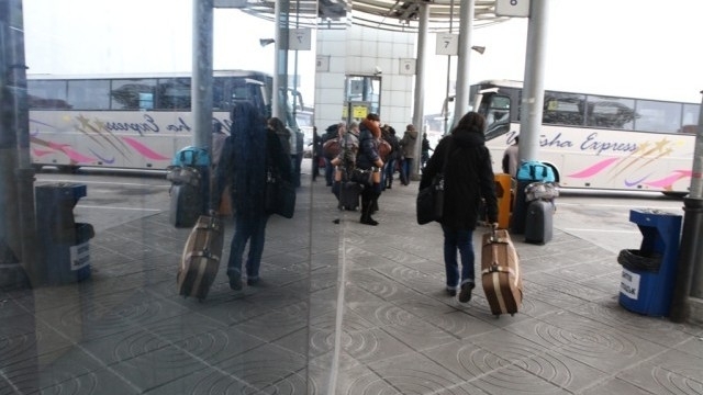 Специализирана операция се провежда на входа на Централна автогара в