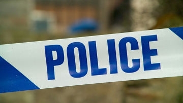 В Токио полицейска кола удари малко дете на пешеходна пътека